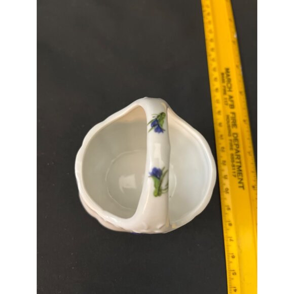 Vintage Hand Painted Ceramic Basket and 2 Porcelain Tea Cups Flowers Gold Gilt - Picture 10 of 11